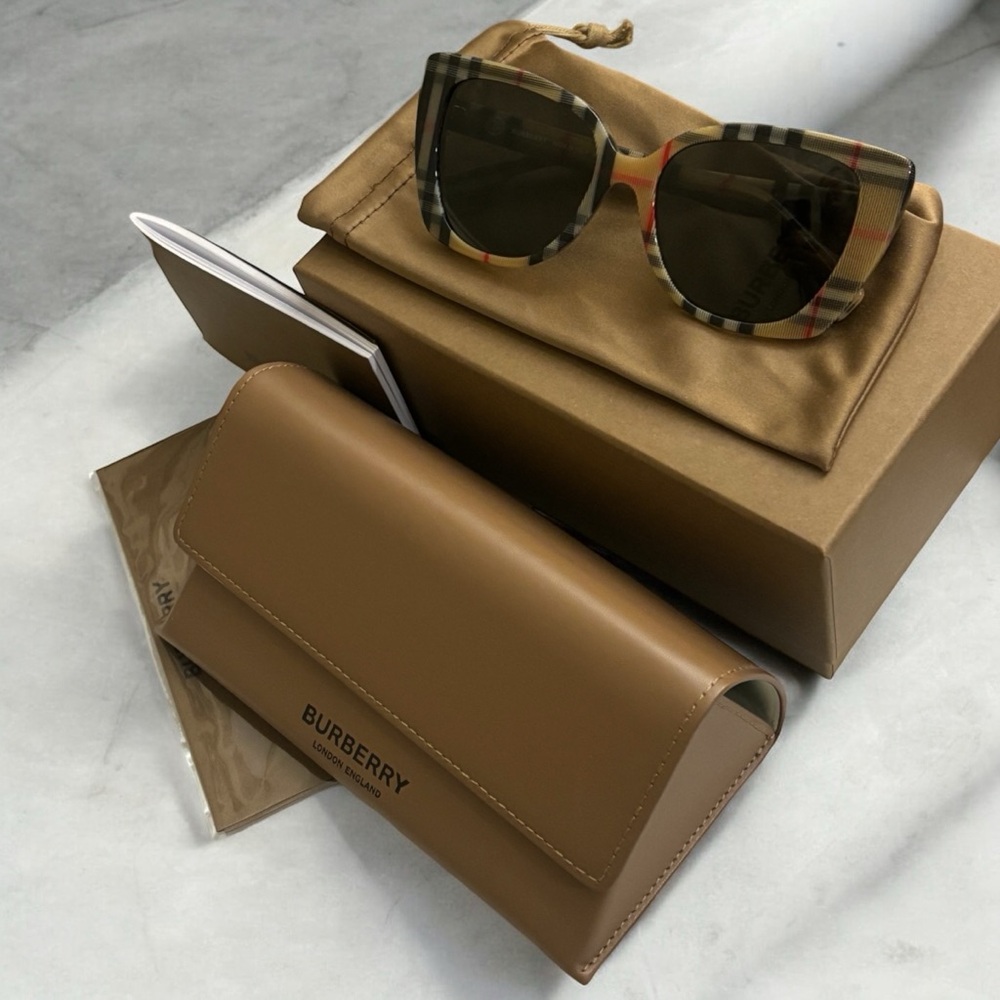 Burberry Meryl Cat Eye Sunglasses Vintage Check Brown OBE4393 Full Set